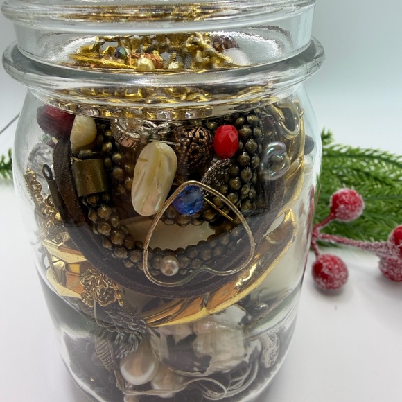 Assorted Brown and Gold Jewelry Jar 🏺 - Picture 9 of 12